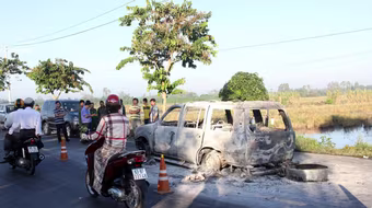 Điều tra nguyên nhân xe ôtô 7 chỗ phát hỏa khiến 2 người bị bỏng nặng