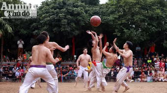 Xem trai làng Thúy Lĩnh vật cầu đầu xuân