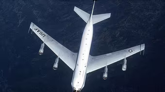 [ẢNH] Lo ngại "quà Giáng sinh" từ Triều Tiên, Mỹ điều máy bay đánh hơi hạt nhân áp sát