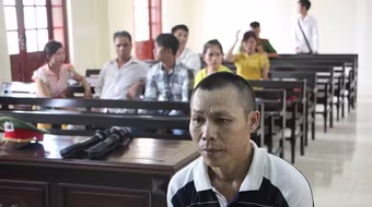 Đâm chết hàng xóm vì câu nói, lĩnh án 20 năm tù