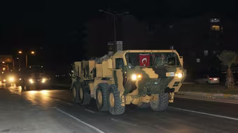 [VIDEO] Thổ Nhĩ Kỳ đưa quân vào "chảo lửa" Idlib ngay trong đêm