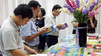 Bản quyền tác phẩm trong sách giáo khoa: Ồn ào quanh con số 20 tỷ đồng