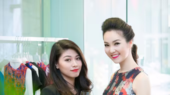 Á hậu Thụy Vân khoe nhan sắc mặn mà bên bạn thân Ngọc Trinh
