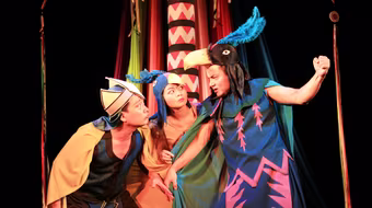 Vở kịch ra mắt “trái mùa”