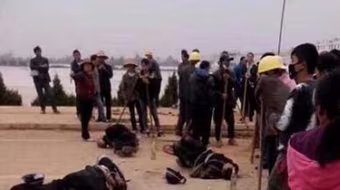 Dân bức xúc tiền đền bù đất, hỗn chiến, 8 người chết