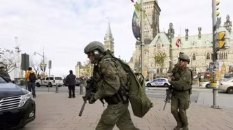 Quốc hội Canada bị “lĩnh” đạn từ kẻ quá khích