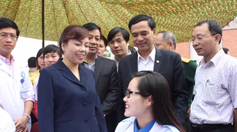 Những bác sĩ Hà Nội tuổi 9X tình nguyện ở lại biên cương