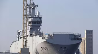 Sợ bị kiện, Pháp chuẩn bị bàn giao tàu sân bay Mistral đầu tiên cho Nga