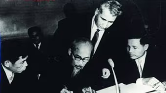 Triển lãm “Chủ tịch Hồ Chí Minh với nước Nga”