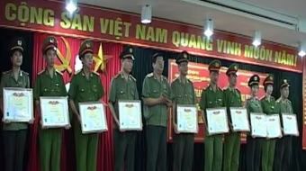 Nâng cao kiến thức quản lý Nhà nước và kỹ năng lãnh đạo