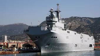 Pháp lại trì hoãn bàn giao tàu lớp Mistral cho Nga