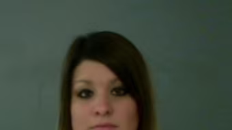 Cô giáo “làm bậy” với 3 nam sinh