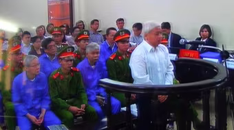 Cựu Phó chủ tịch HĐQT Ngân hàng ACB hầu tòa