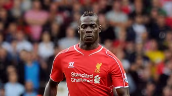 Chuyện lạ: Mario Balotelli bị kết tội phân biệt chủng tộc