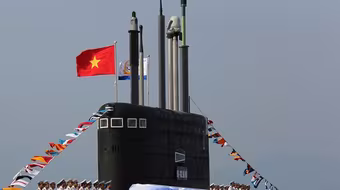 Tàu ngầm Kilo HQ-184 Hải Phòng chờ ngày lên đường về Việt Nam