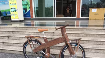 Chiêm ngưỡng xe đạp gỗ độc lạ Bonjour đang gây sốt tại Hà Nội