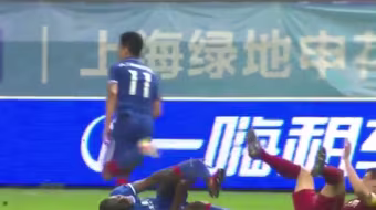 Demba Ba - cựu sao Chelsea bị gãy chân kinh hoàng tại Trung Quốc