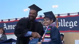 11 tuổi có 3 bằng cao đẳng 