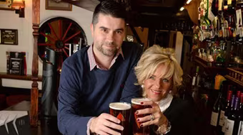 Bay xuyên đại dương để uống bia tại quán quen