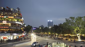 Hà Nội đa sắc màu đón xuân Bính Thân