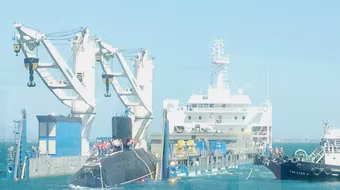 Tàu ngầm Kilo thứ 5 HQ-186 Đà Nẵng đã vào vịnh Cam Ranh an toàn