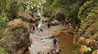 Chưa rõ nguyên nhân 3 du khách Anh tử nạn khi vượt thác ở Đà Lạt