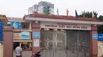 Thầy giáo dạy tin học bị tố dâm ô nhiều học sinh lớp 3