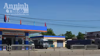 Lưới chống lóa trên QL 1A bị tháo dỡ, gây mất an toàn giao thông