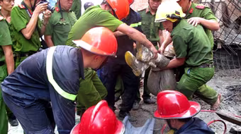 Sập nhà đang thi công, 1 phụ nữ tử vong, 7 người bị thương