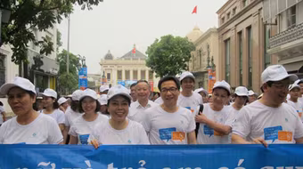 Đi bộ vì môi trường không khói thuốc