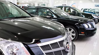 Thuế tăng mạnh: Ôtô đắt thêm cả trăm triệu đồng