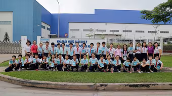 700 học sinh tiểu học tham quan thực tế nhà máy Suntory PepsiCo Việt Nam 