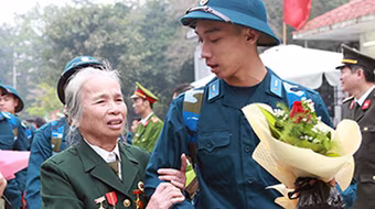 Những hình ảnh xúc động tại lễ giao nhận quân 2017