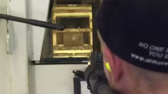 Xe chống đạn (3): Đạn xuyên giáp cũng phải "chào thua"