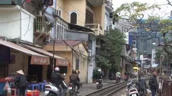 Bức xúc tình trạng vi phạm tại nút giao thông Nguyễn Khuyến - Lê Duẩn