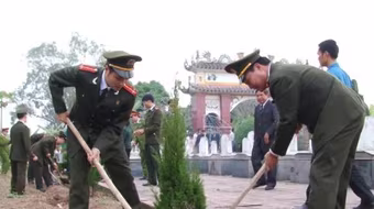 Thắp lửa tình nguyện-Vì nhân dân phục vụ