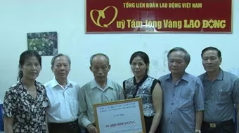 CLB Sỹ quan hưu trí Công an Hà Nội góp kinh phí xây dựng khu tưởng niệm chiến sỹ Gạc Ma