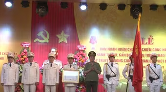 Cảnh sát PCCC Hà Nội đón nhận Huân chương Chiến công