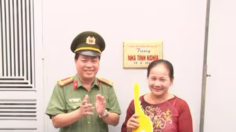 Khánh thành nhà tình nghĩa tặng thân nhân liệt sỹ CAND Nguyễn Văn Minh