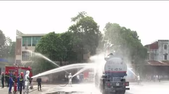 Diễn tập phòng cháy chữa cháy xe bồn chở xăng dầu