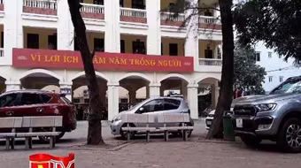 Tràn lan tình trạng trông giữ xe trong trường học 