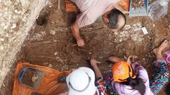 Phát hiện 3 bộ xương người Việt cổ có niên đại khoảng 5.000 năm