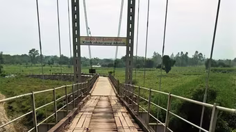 Nữ sinh lớp 12 nhảy cầu tự tử do buồn chuyện tình cảm?