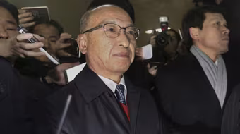 Hàn Quốc bắt giữ cựu Bộ trưởng Y tế sau khi luận tội tổng thống