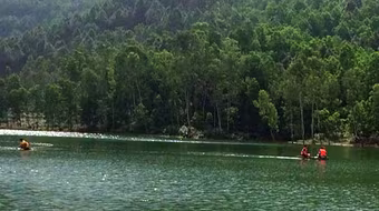 Lật thuyền chở vật liệu xây mộ, 1 người tử vong