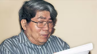 GS Hà Minh Đức trao tặng bộ sưu tập cá nhân đồ sộ