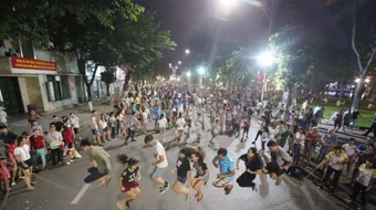 Giải pháp thông minh cho không gian đi bộ Hà Nội