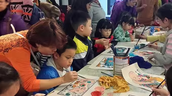 Cùng bé khám phá tranh Tết 2017