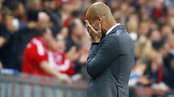 Sự cố hài hước trong trận Bayern thắng Porto 6-1