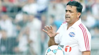 Cựu HLV V-League được Mourinho mời sang M.U làm trợ lý